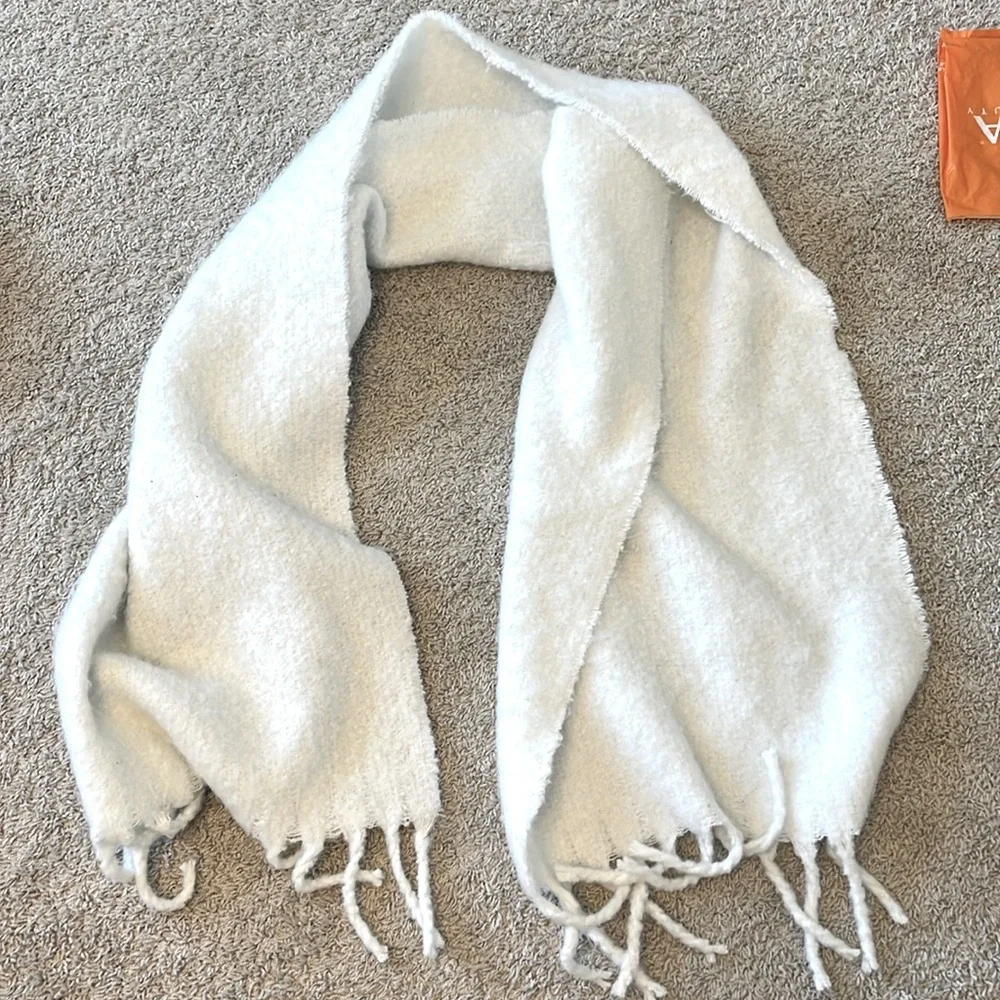 THICK blanket scarf/ balaclava  banana republic